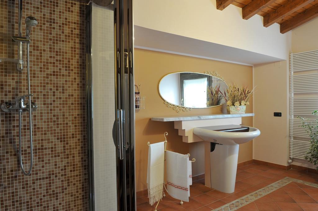 Olea Dei Holiday Apartments San Felice del Benaco Chambre photo